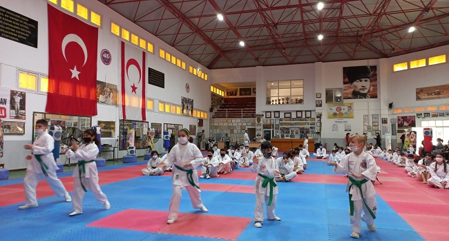 Taekwondoda kuşak sınavı yapıldı