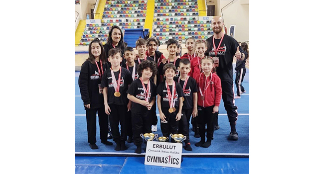 Erbulut Cimnastikçileri Türkiye’de kürsüde
