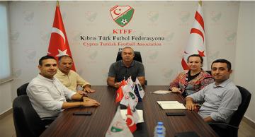 KTFF, Osman Uçaner’i onore etti