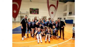 GMTMK ortaokul voleybol kızlarda şampiyon