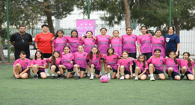 “Güçlü Kızlar, Güçlü Yarınlar” projesi ile kız çocukları futbolla buluşuyor