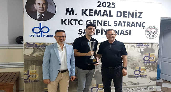 Ağdelen şampiyonluk kupasını havaya kaldırdı