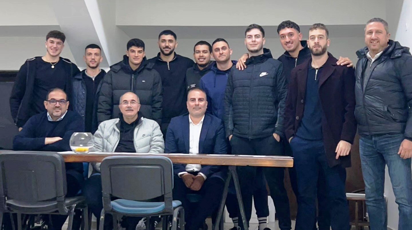 Koopspor yıldızlarına imzaları attırdı