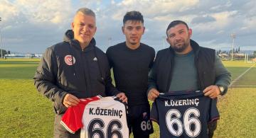 Kenan, formalarını başkan ve asbaşkanına hediye etti