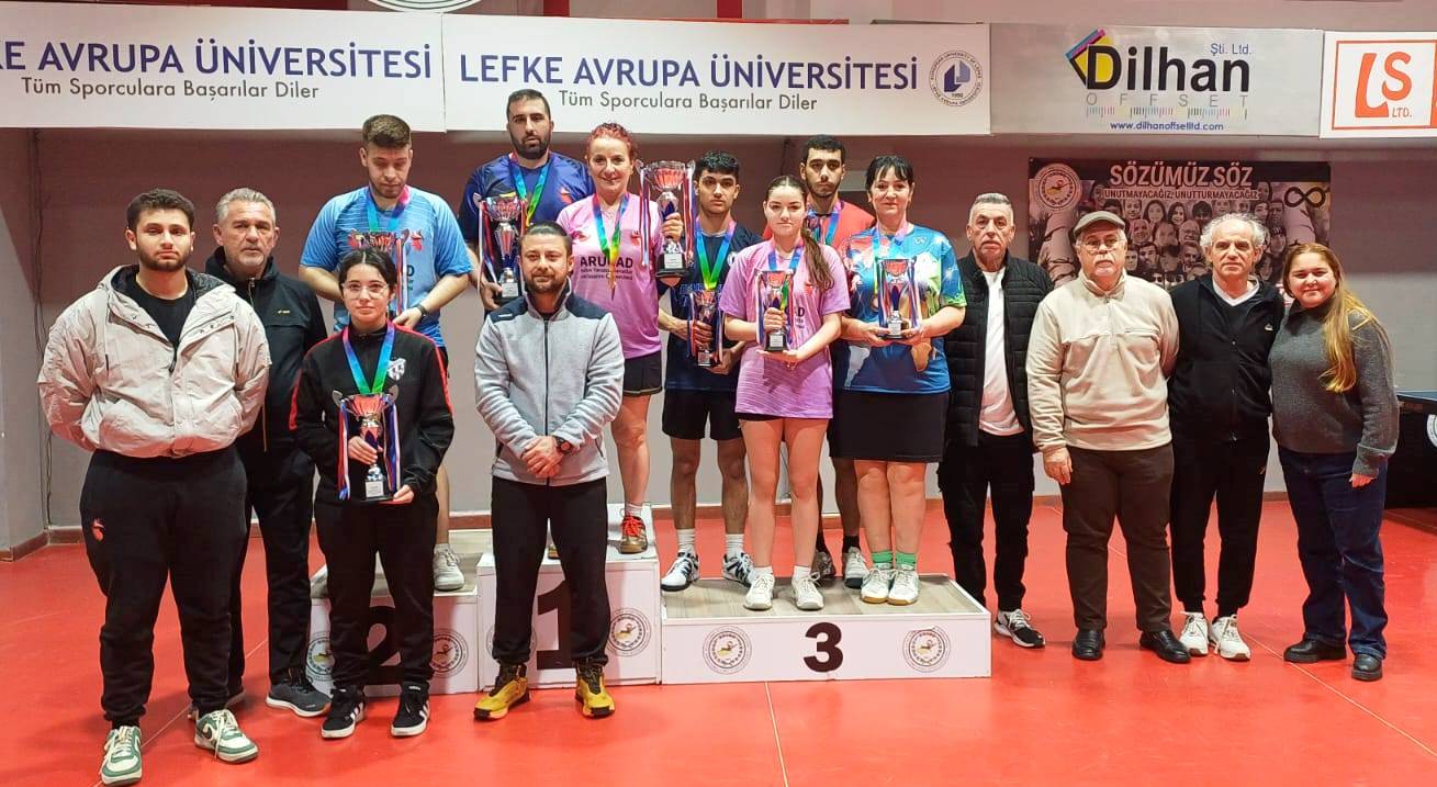 Masa Tenisinde birincilikler Değer ve Cemal’ın