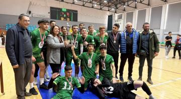 Sedat Simavi Endüstri Meslek Lisesi Erkek Futsal Takımı, ligi şampiyonlukla tamamladı.