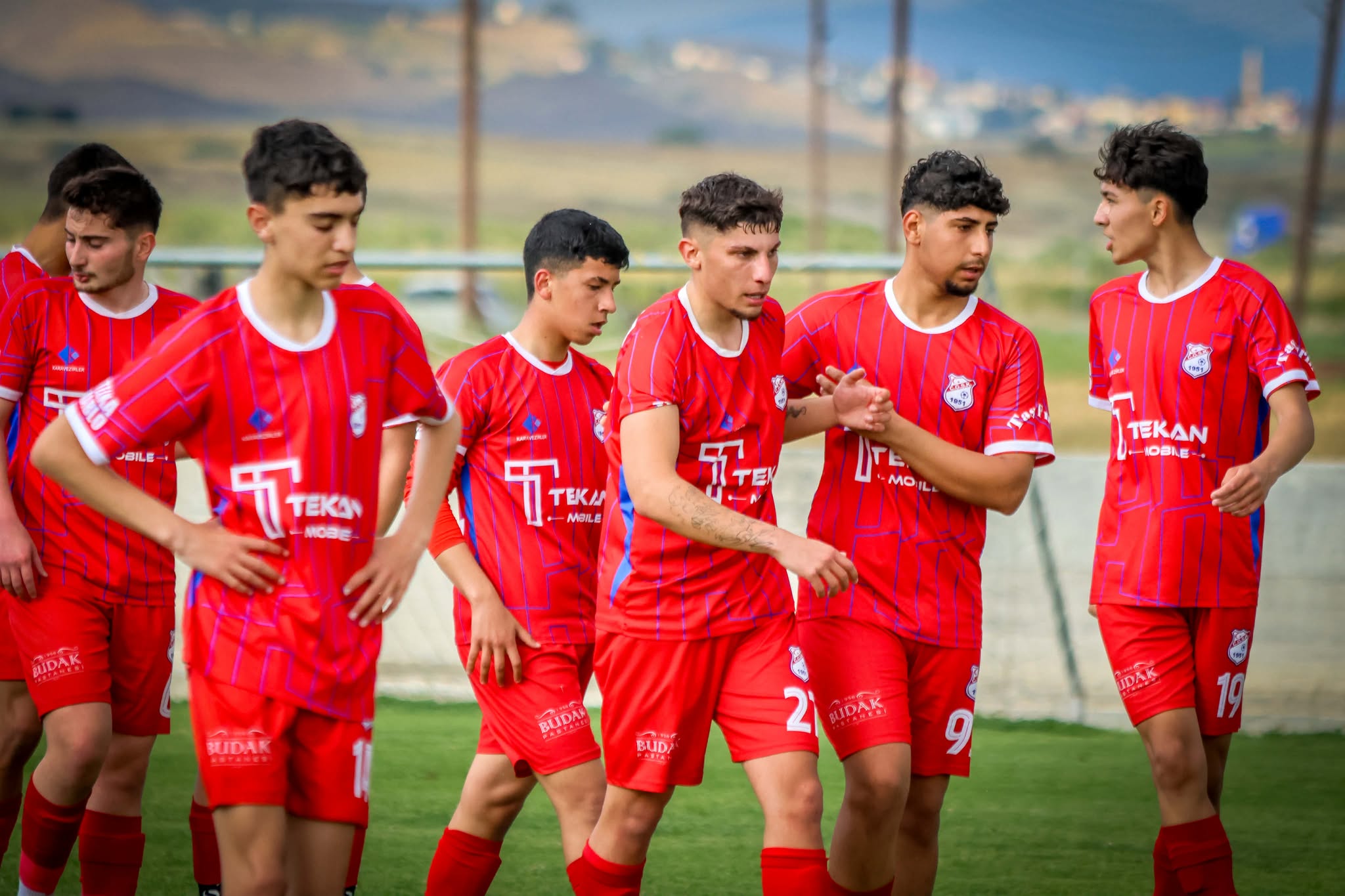 CİHANGİR ZEVKTEN DÖRT KÖŞE