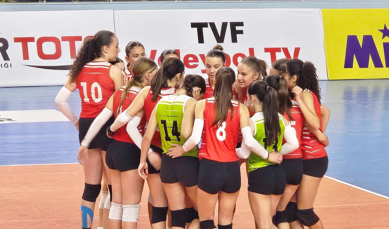 MÜTHİŞ MÜCADELEDE KIZLARIMIZ GÜLDÜ