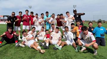 DUMLUPINAR ADIM ADIM ŞAMPİYONLUĞA