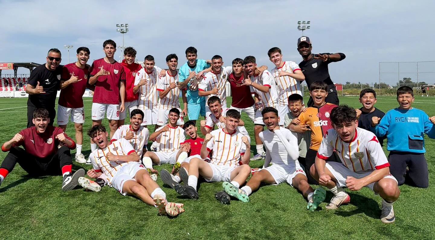 DUMLUPINAR ADIM ADIM ŞAMPİYONLUĞA