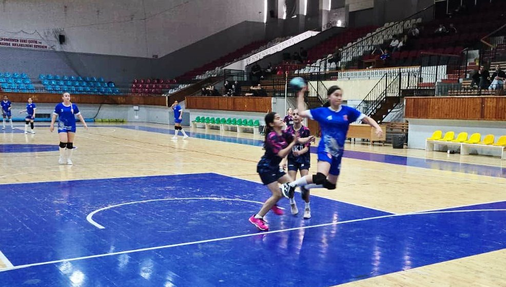 HENTBOL SÜPER MÜCADELELER