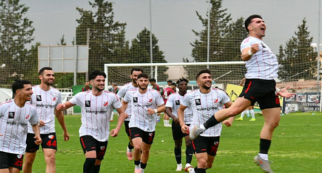 ESENTEPE HAYATA, MORMENEKŞE KOMAYA