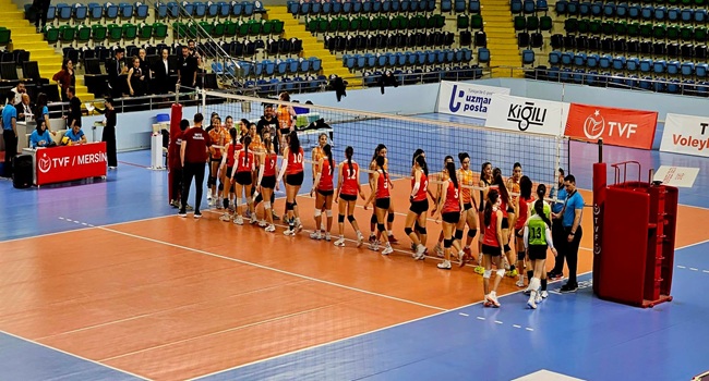 KIZLARIMIZ EV SAHİBİNE MAĞLUP OLDU