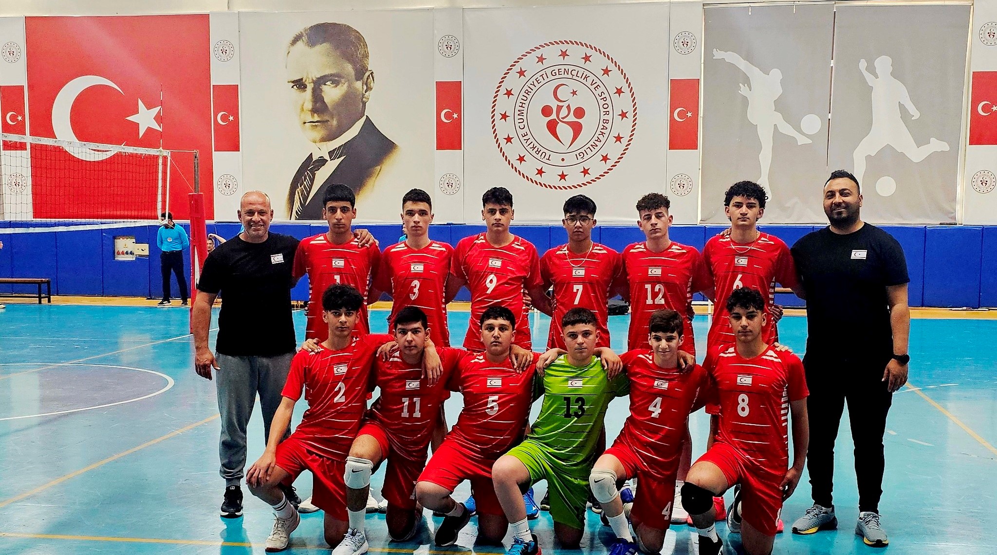 VOLEYBOL U15 ERKEK TAKIMIMIZ, TÜRKİYE FİNALLERİNE BİLENİYOR