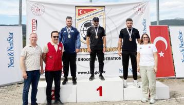 SALAHİ ZAİMOĞLU, TÜRKİYE BİRİNCİLİĞİNE ATTI