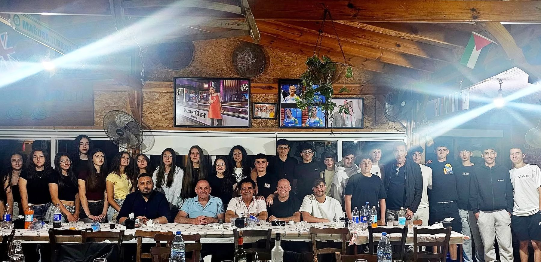 GARAVOLLİ RESTURANT’TAN, VOLEYBOLCULARIMIZA ÖRNEK DUYARLILIK