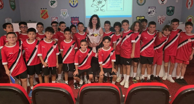 OYUNCULARINA BESLENME EĞİTİMİ VERDİ  