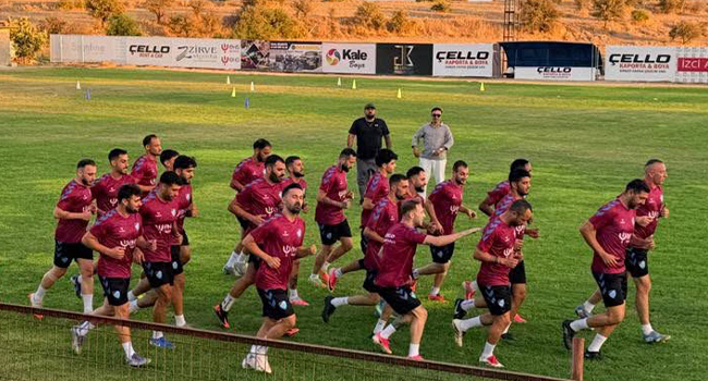 BAŞKAN ÇÖLLO’DAN, TAKIMA YAKIN İLGİ
