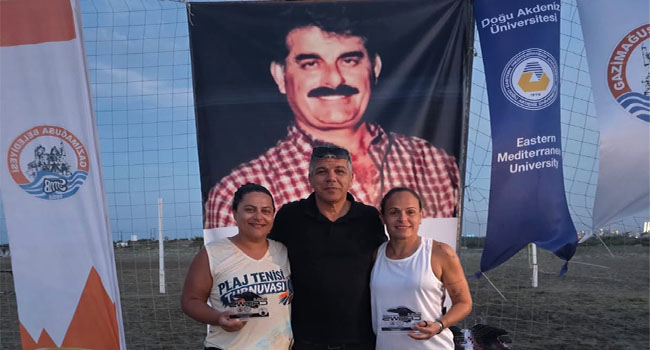 PLAJDA TENİS HEYECANI YAŞANDI