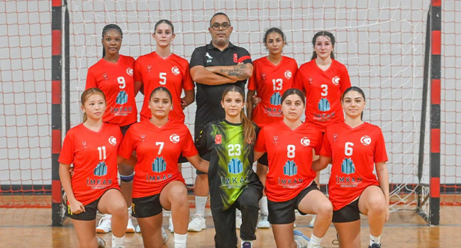 ŞAHLAN KIZLARI ŞAHLANDI
